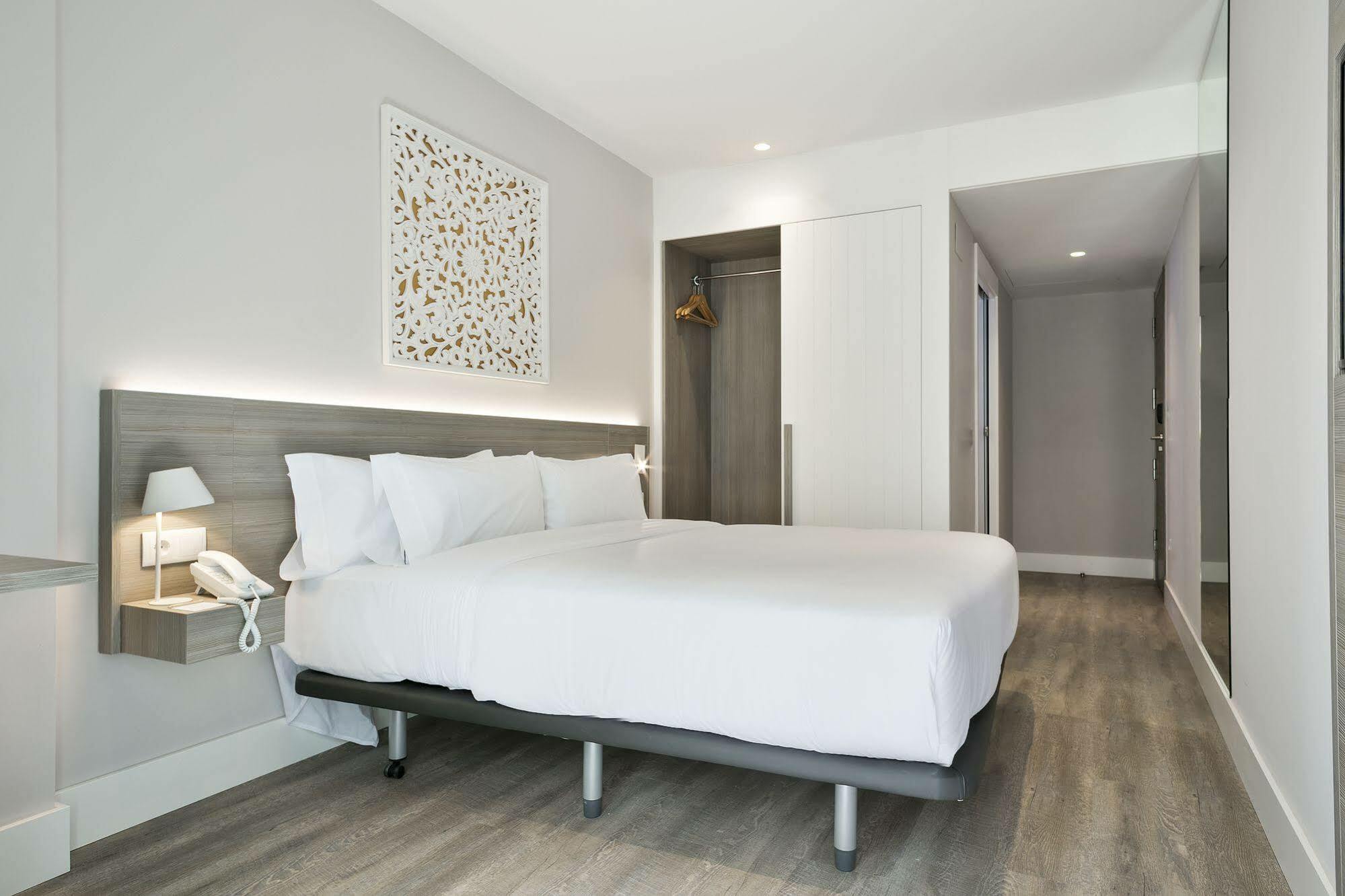 Niu Barcelona Hotel Екстер'єр фото